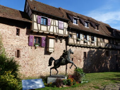 Homes on the city walls.