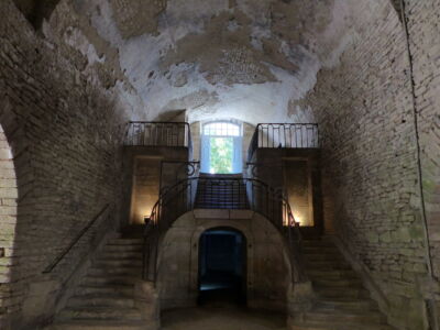 Looking back to the entrance.