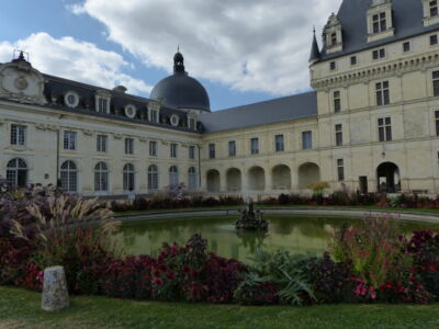 Courtyard & fountain
