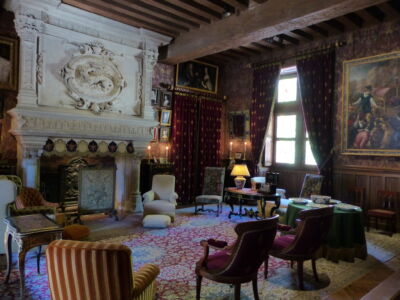 Check out the oak beams