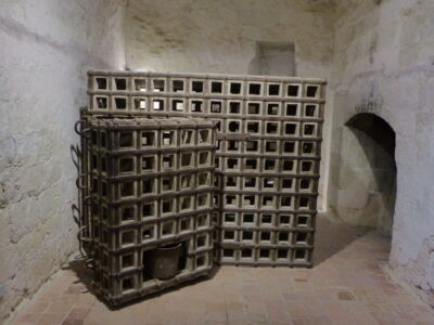 Portable cell w/toilet!