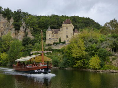 Cruising past the chateau