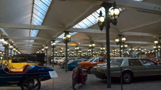 Love these old Paris Street Lights to add to the feel.