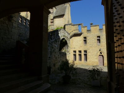 Entrance & courtyard