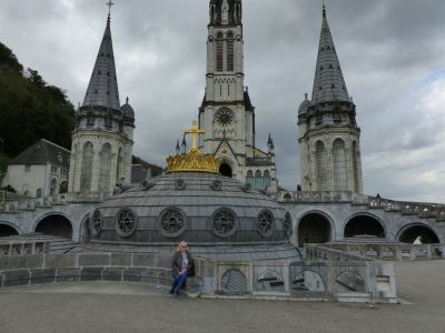 On the roof of the lower bascilica