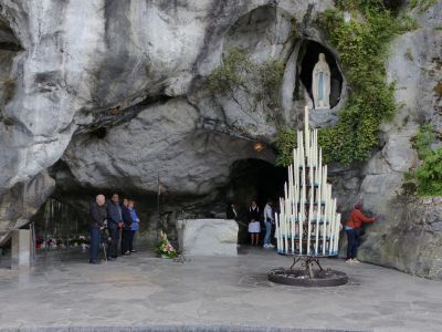 Grotto closer