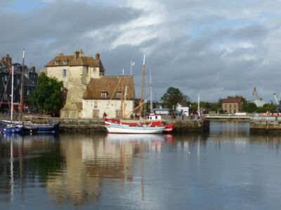 View back across the basin.