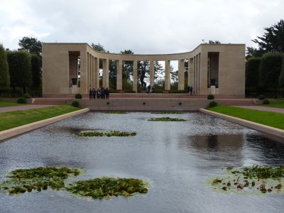 Memorial & reflecting pool.